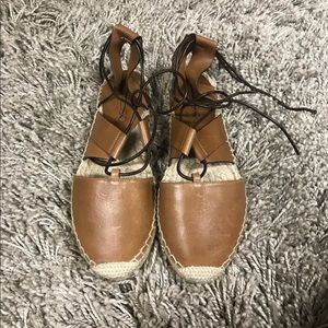 New Jimmy Choo tan brown lace duo sandals flats